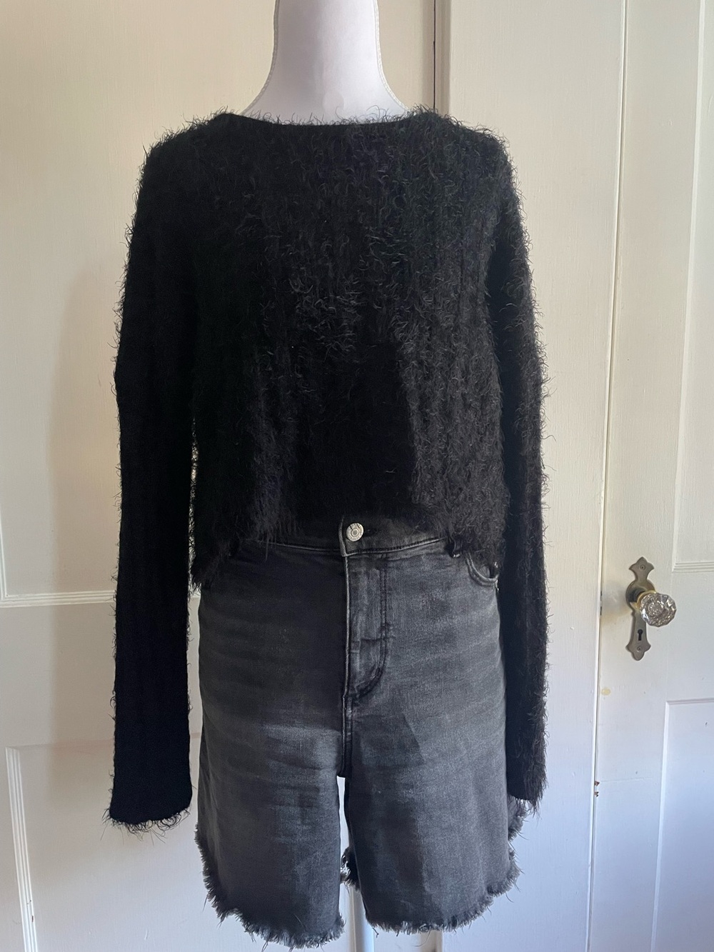 Charlotte Russe Black Fuzzy Cropped Crewneck Sweater